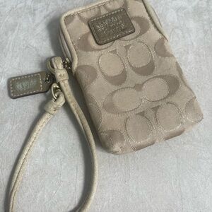 Vintage Coach Poppy phone Wristlet
